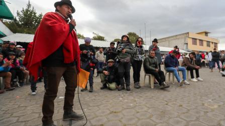 Los tres policías pidieron disculpas públicas al líder indígena Leonidas Iza.