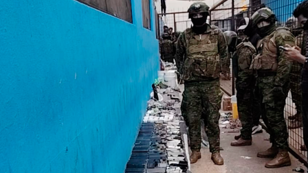 El Ejército ecuatoriano ejecutó un operativo en la cárcel El Inca, en Quito.