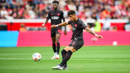Piero Hincapié participó en la derrota del Bayer Leverkusen ante el Hoffenheim, el sábado 23  de agosto del 2025, en el inicio de la Bundesliga alemana.