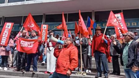 En las afueras del Seguro Social Campesino se aglomeraron los protestantes este lunes 25 de agosto del 2025.