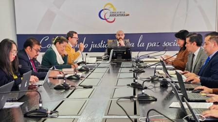 Pleno de la Judicatura destituye a fiscal y suspende a juez