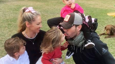 Enrique Iglesias y Anna Kournikova tienen tres hijos y esperan al cuarto.
