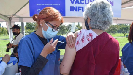En Ecuador se lleva adelante una campaña de vacunación contra el covid 19 que se realizará hasta octubre del 2025
