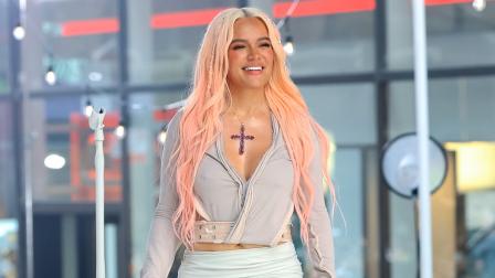 Karol G es una cantante y compositora colombiana que se ha convertido en una de las figuras más importantes de la música urbana
