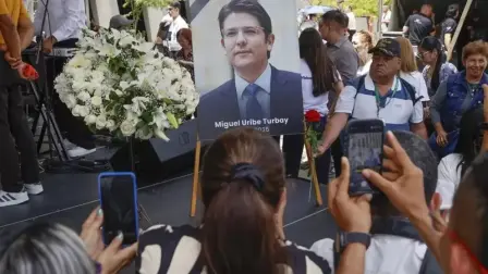 Velorio de Miguel Uribe Turbay, senador y precandidato presidencial colombiano asesinado.