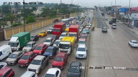 La congestión en la avenida Juan Tanca Marengo preocupa a quienes transitan por el lugar.