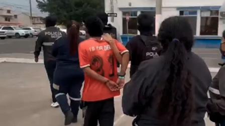 Dos guardias de seguridad están detenidos por presunta extorsión a doctores.