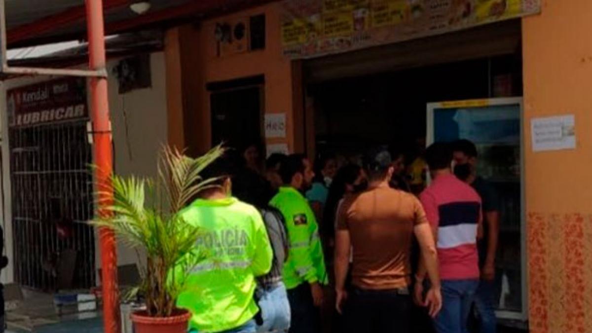 Policías vestidos de civiles frustraron robo a un local en Guayaquil