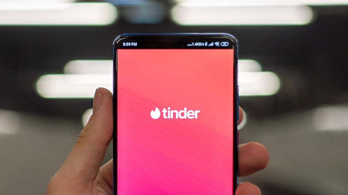 Una década de Tinder, la app que convirtió en un juego el buscar pareja