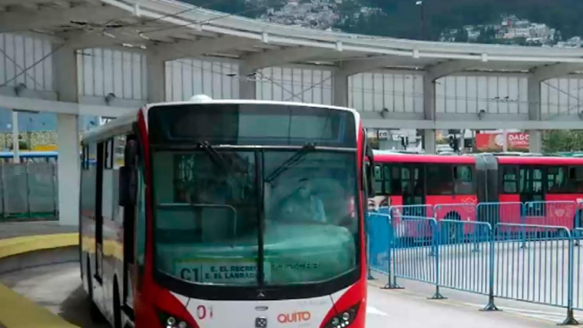 Cambio en el horario del transporte público de Quito