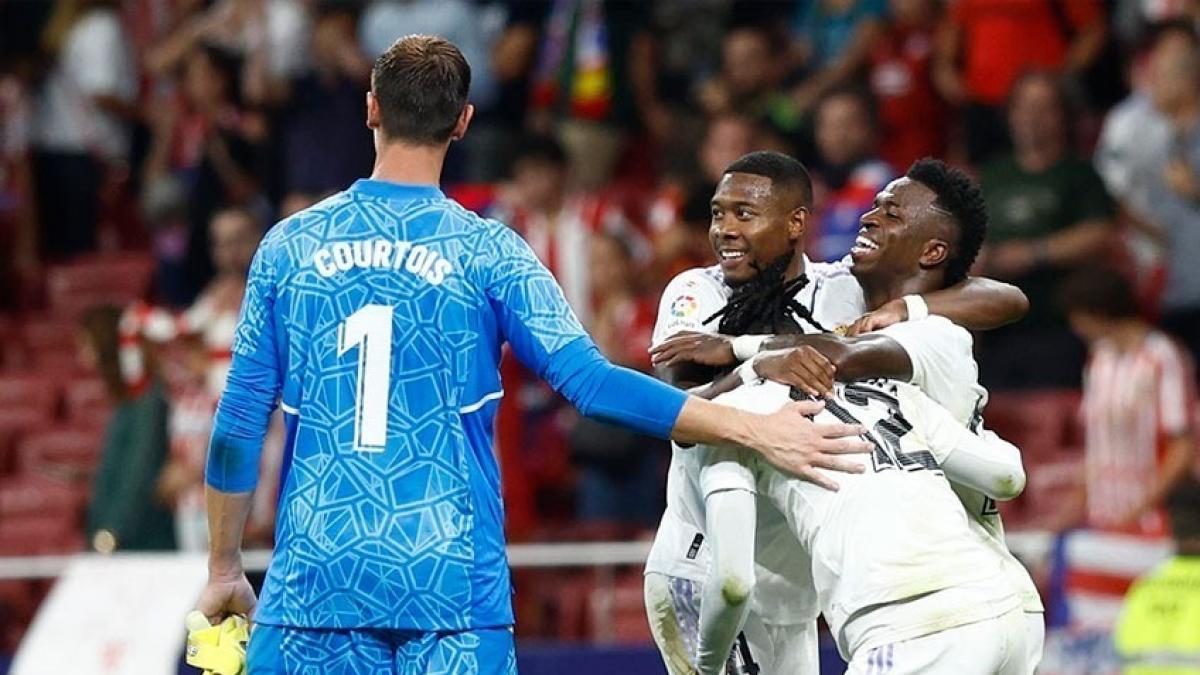 Real Madrid se impone en el derbi y arrebata liderato a Barcelona