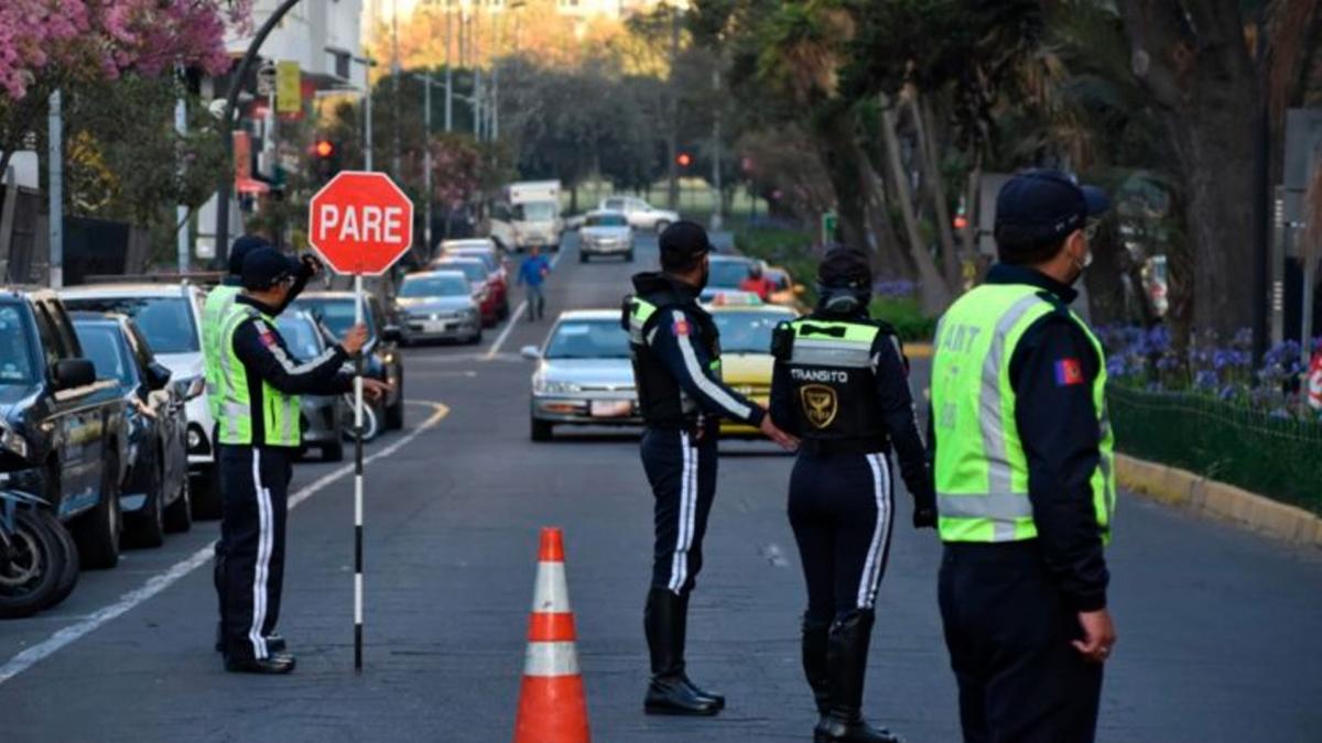 208 cierres viales y cambios en el transporte este domingo en Quito por ...