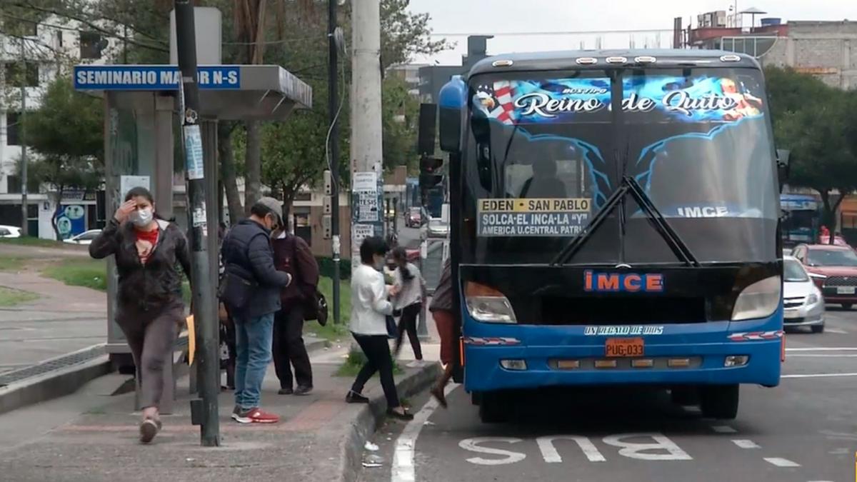 500 procesos administrativos por mal servicio de buses en Quito