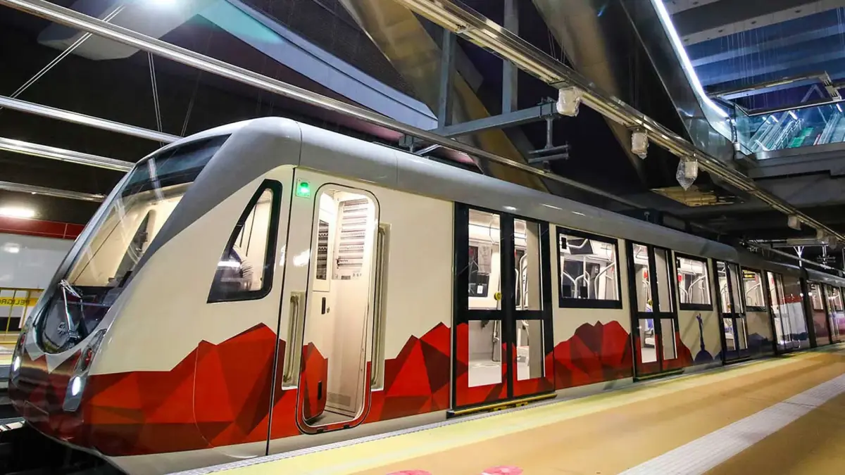 Viajes gratuitos en el Metro de Quito previo al inicio de su operación ...