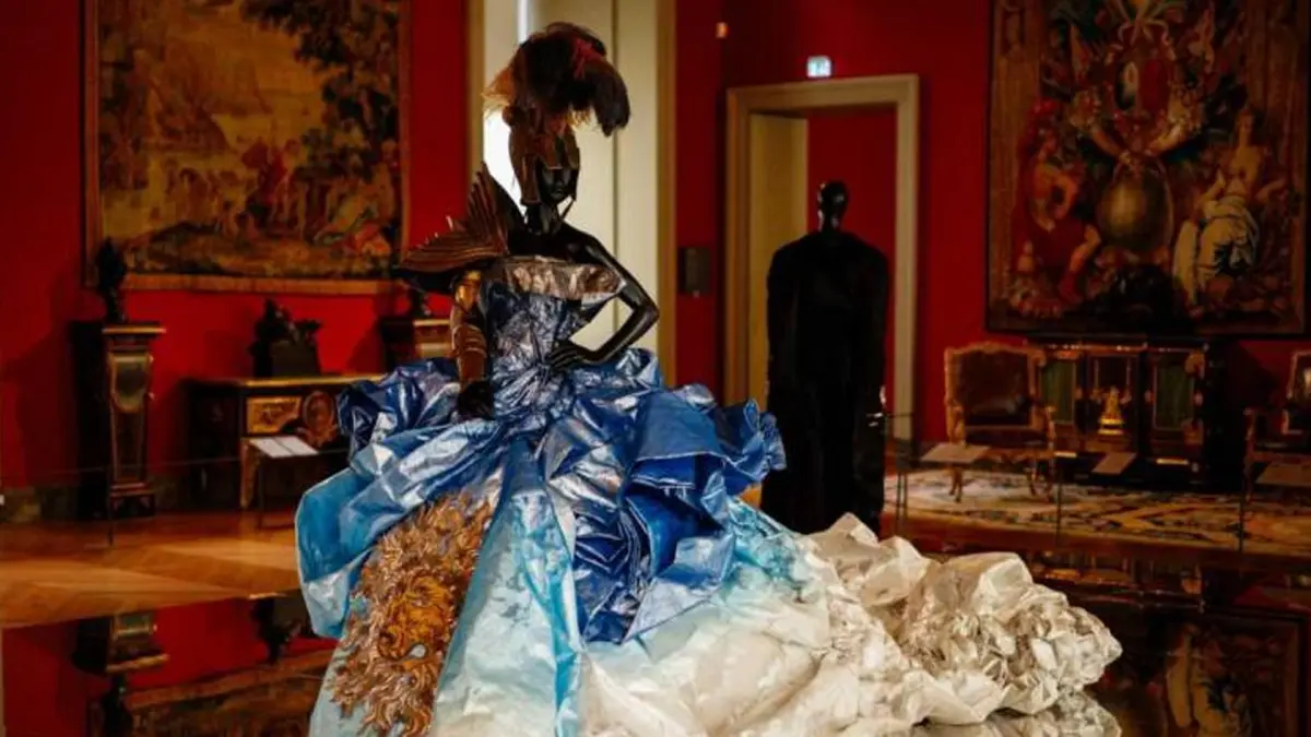 La alta costura desafiante se impone en la pasarela del Fashion Week en ...