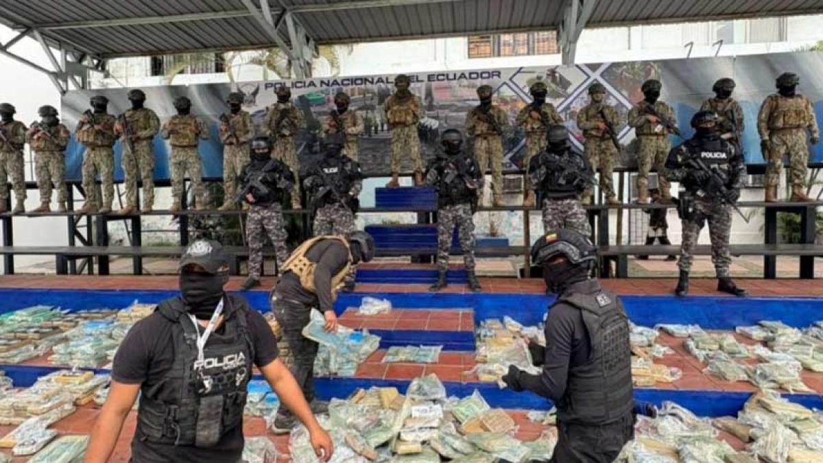 Guayas: Tres toneladas de droga decomisadas y detenidos con posible ...