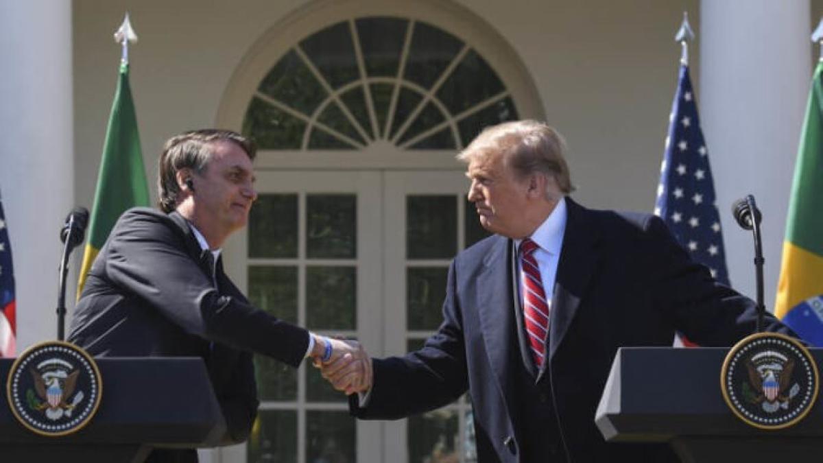 Trump escribe a Bolsonaro para apoyarlo y pedir a Brasil cesar el ...