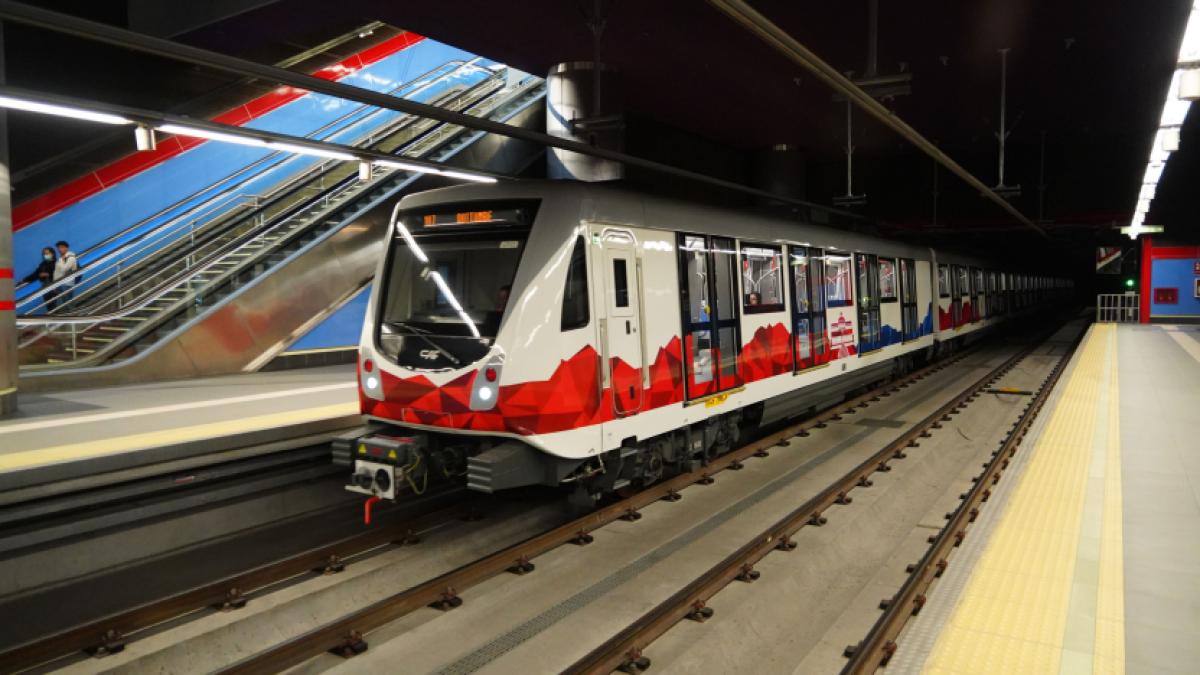 Metro de Quito suspende su operación por incidente técnico