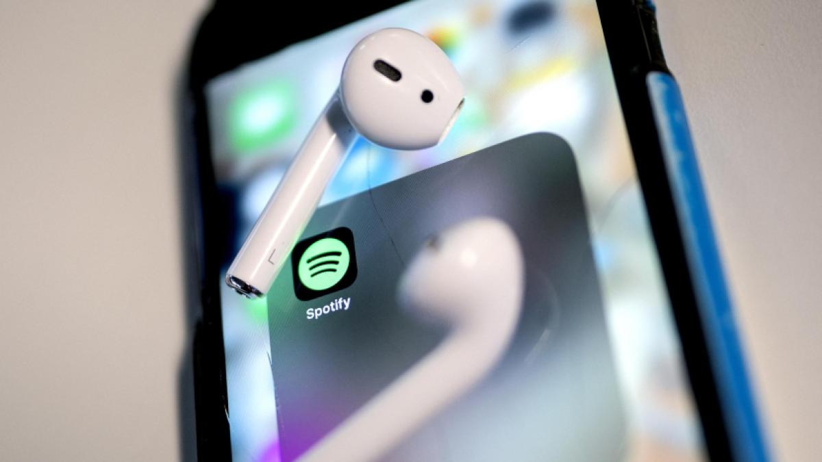 Spotify and Universal Music Partner to Launch Generative AI Tool